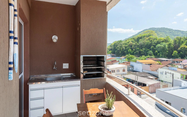 Apto c/ churrasq. próximo a orla Ubatuba-SP CDV042