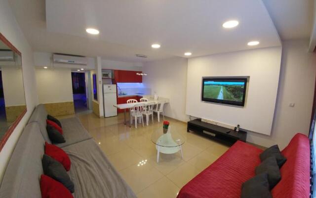 Avshalom Holiday Apartments