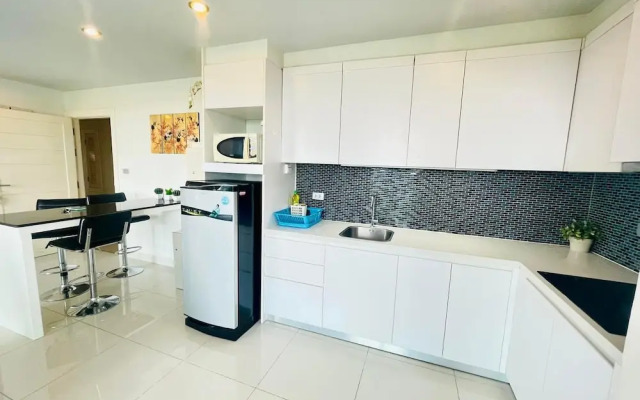 Amazon Residence Pattaya Sunny Rentals