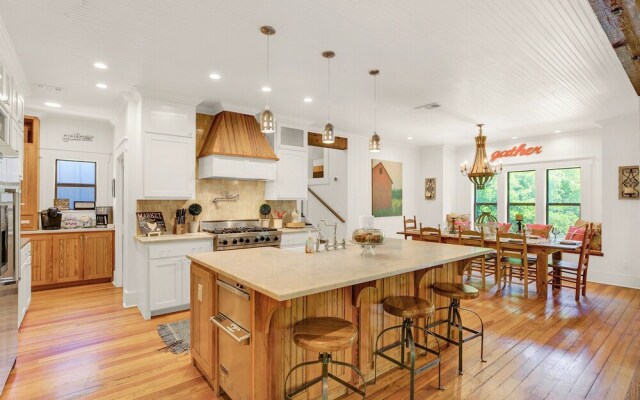 New Braunfels' #1 Getaway