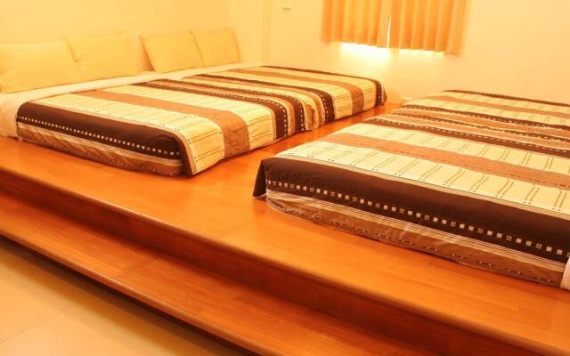 Features Long Beach Bed and Breakfast