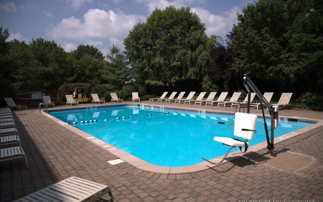 Holiday Inn & Suites Parsippany Fairfield by IHG