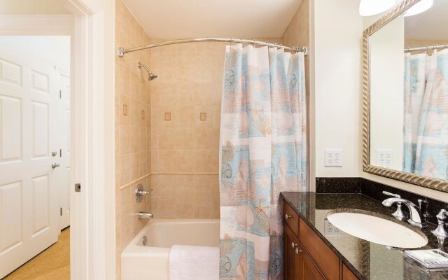 RVH 177 Centre Court Chic