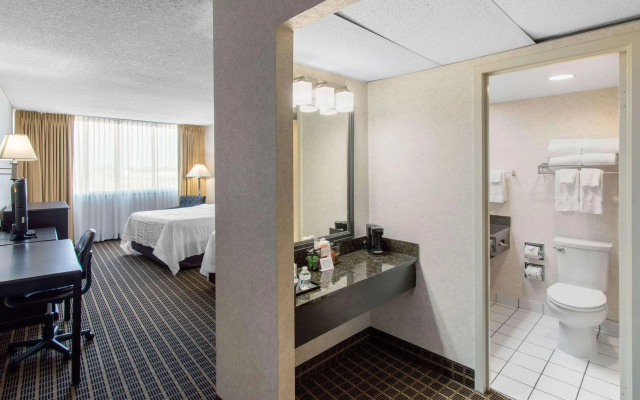 Clarion Hotel Denver Central