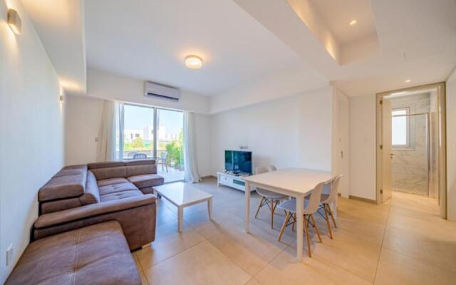 Mythicals Ground floor with garden 2 bed apartment