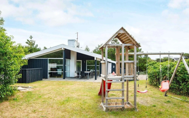 Tranquil Holiday Home in Henne Jutland With Terrace