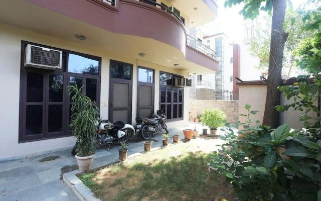 OYO 22270 Sky Inn