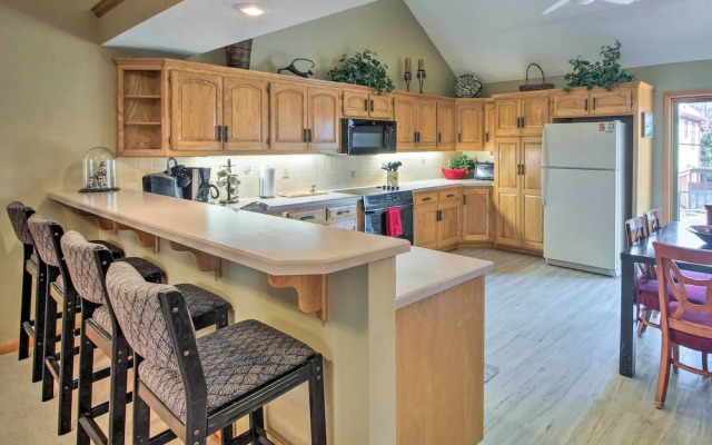 Pet-friendly Kansas City Stay w/ Deck!