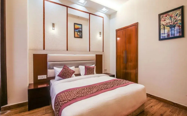 Hotel D.D.R Residency