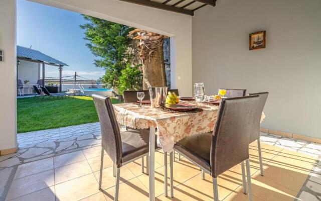 Fontana Luxury Villa Salakos With Pool Near Beach