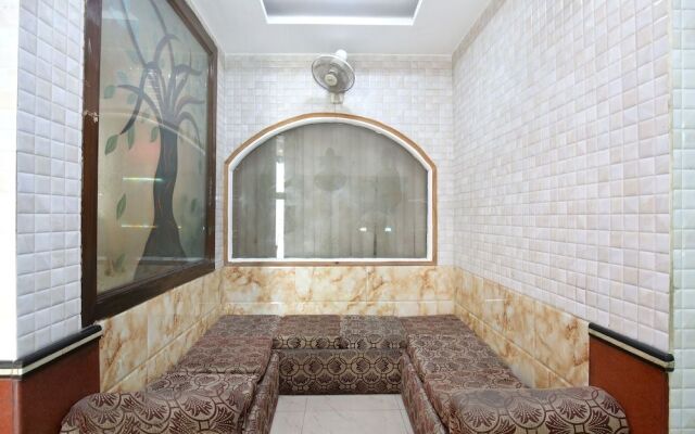 OYO 17430 Gulshah Hotel
