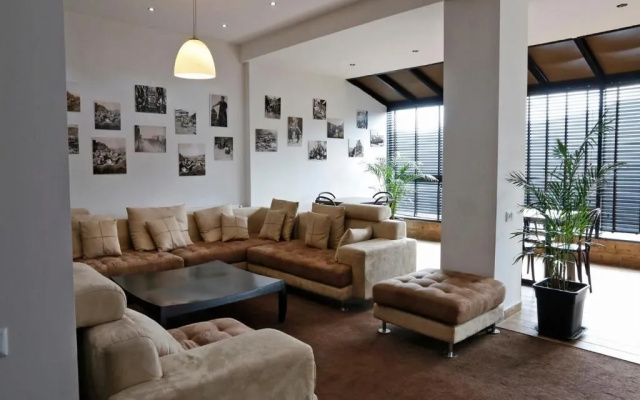 Hotel Club-2100