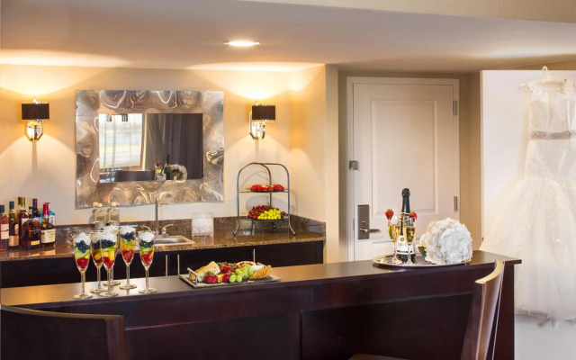 DoubleTree by Hilton New York LaGuardia Airport