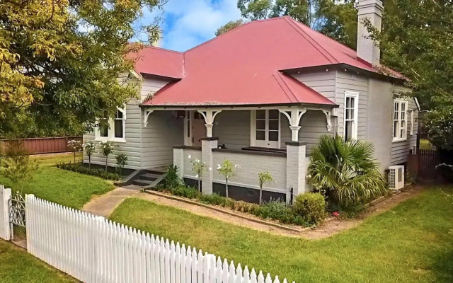 Quinn's Cottage - Central Armidale