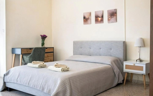 Room in Apartment - One Bedroom Apartment - Just 800 m From the Beach