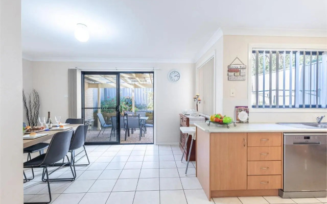 The Seahorse 3a Seahorse Close