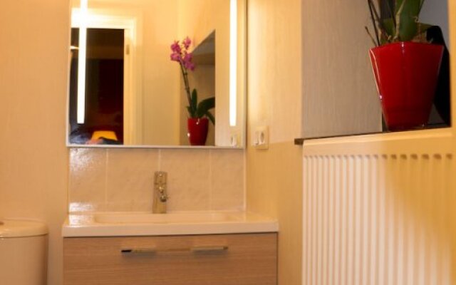 Le Central Hotel