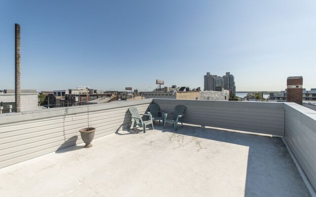 Majestic Nolibs Retreat - Roof Deck and Balcony