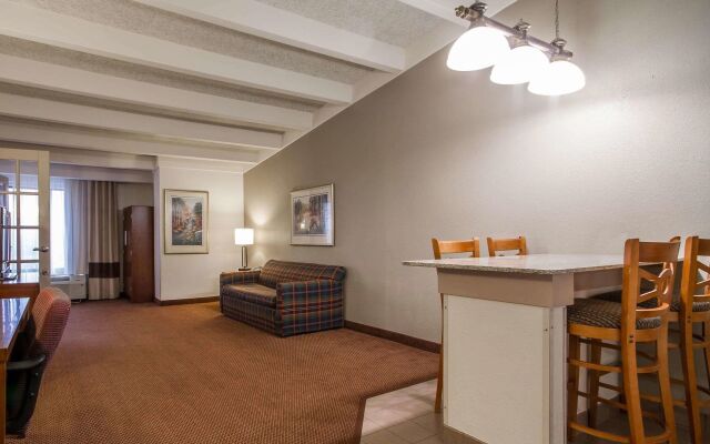 Comfort Inn & Suites Madison - Airport