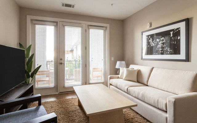 Kasa FreeMoreWest Charlotte