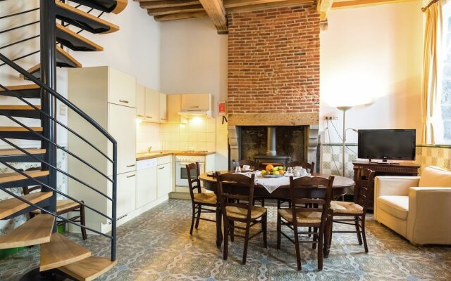 Cozy Holiday Home in Macon with Barbecue