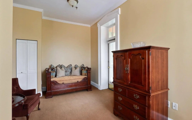 The Presidents' Quarters Inn