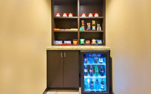 Holiday Inn Express Hotel & Suites Colby by IHG