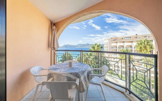 Charming Flat With sea View - 1BR - 2P - Bocca