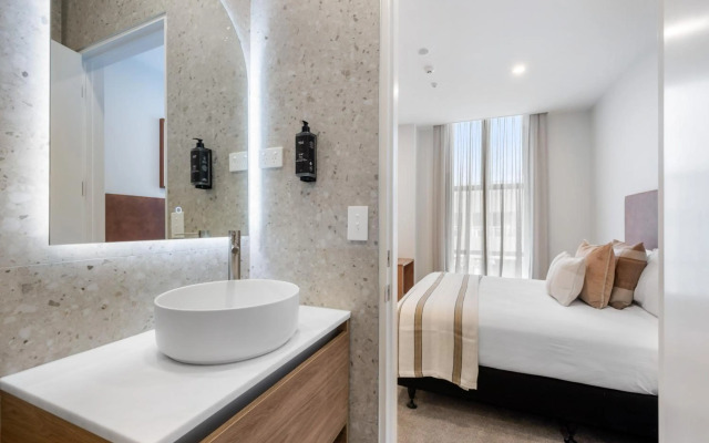 Southwark Hotel & Apartments