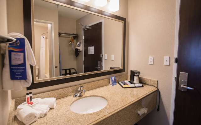 Baymont by Wyndham Detroit Airport/Romulus