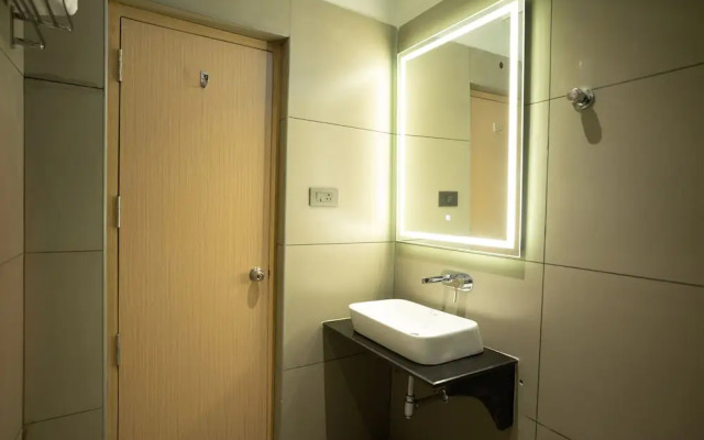 Hotel Kyzen HiTech City- Your Zenly Stay
