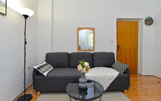 Apartment 1779