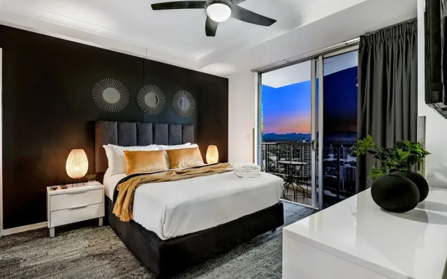 Chevron Renaissance - Wow Stay
