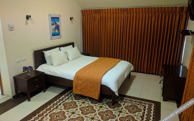 Alhambra Palace Hotel Suites & Resort