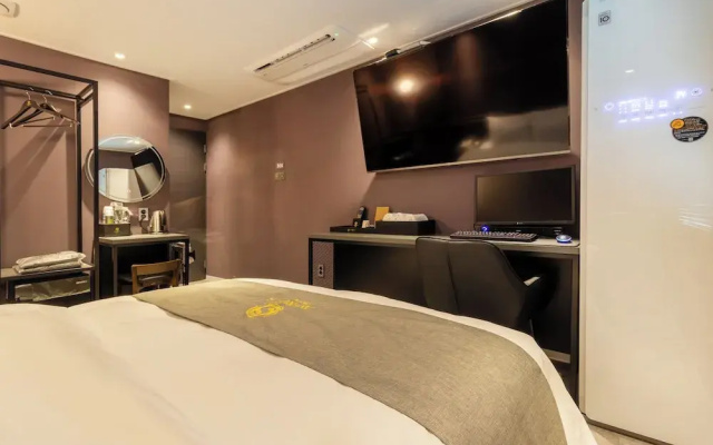 Avenue S Hotel