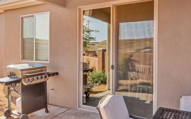 Rock Canyon Oasis 4 Bedroom Home by RedAwning