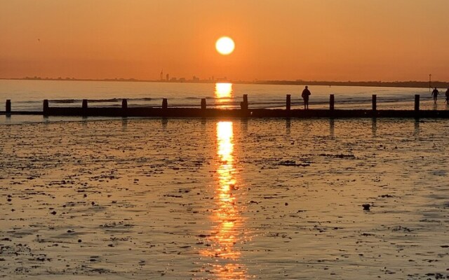 Bright House - Bracklesham Bay