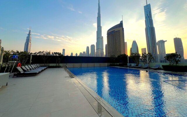 Premium 2BR Downtown Apt w Dubai Mall Access