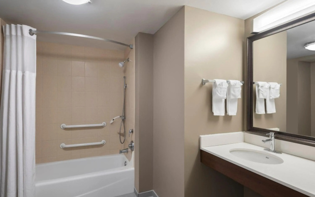 Staybridge Suites Indianapolis-Airport by IHG