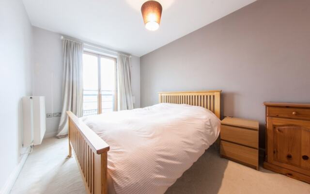 Stunning View Entire Flat Excel Canary Wharf - Sleeps 4