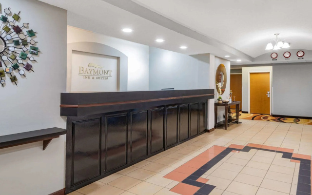 Red Roof Inn & Suites Hinesville