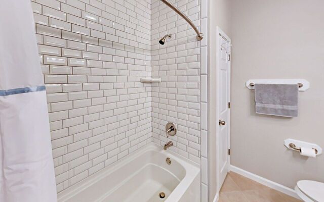 Serene #302 - 2 Br Condo