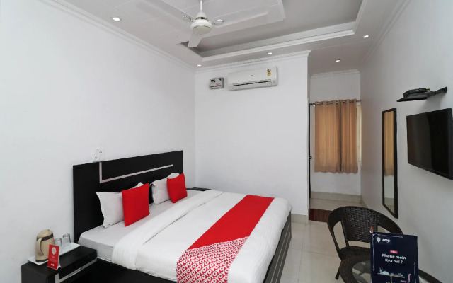 OYO 7512 The Reverend