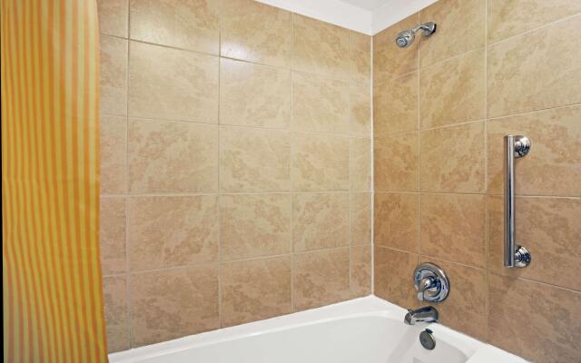 Days Inn by Wyndham Everett