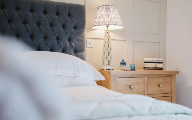 Stylish Retreat with Garden in Tetbury