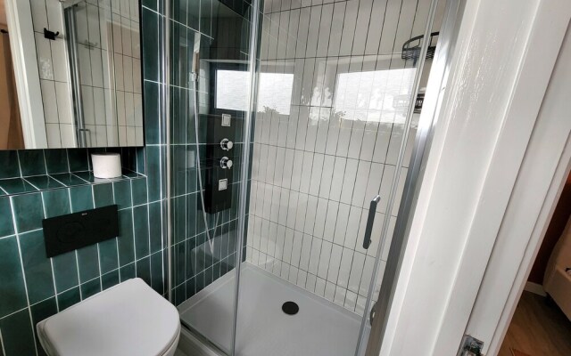 Luxury Station Apartment by Paymán Club