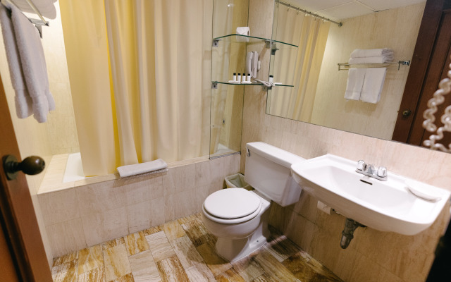 BTH Hotel Lima Golf
