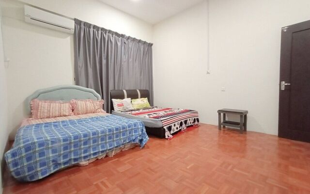 OYO 90186 Tiong's Homestay - Gated Comm