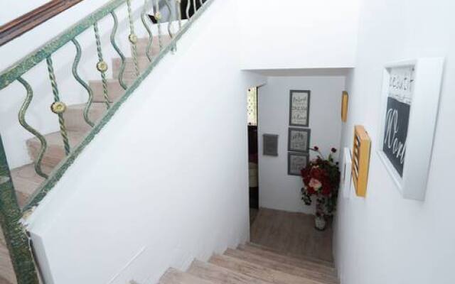 Oyo Life 2093 Kyla Residence