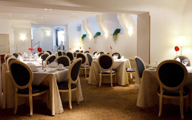 Monika Centrum Hotels